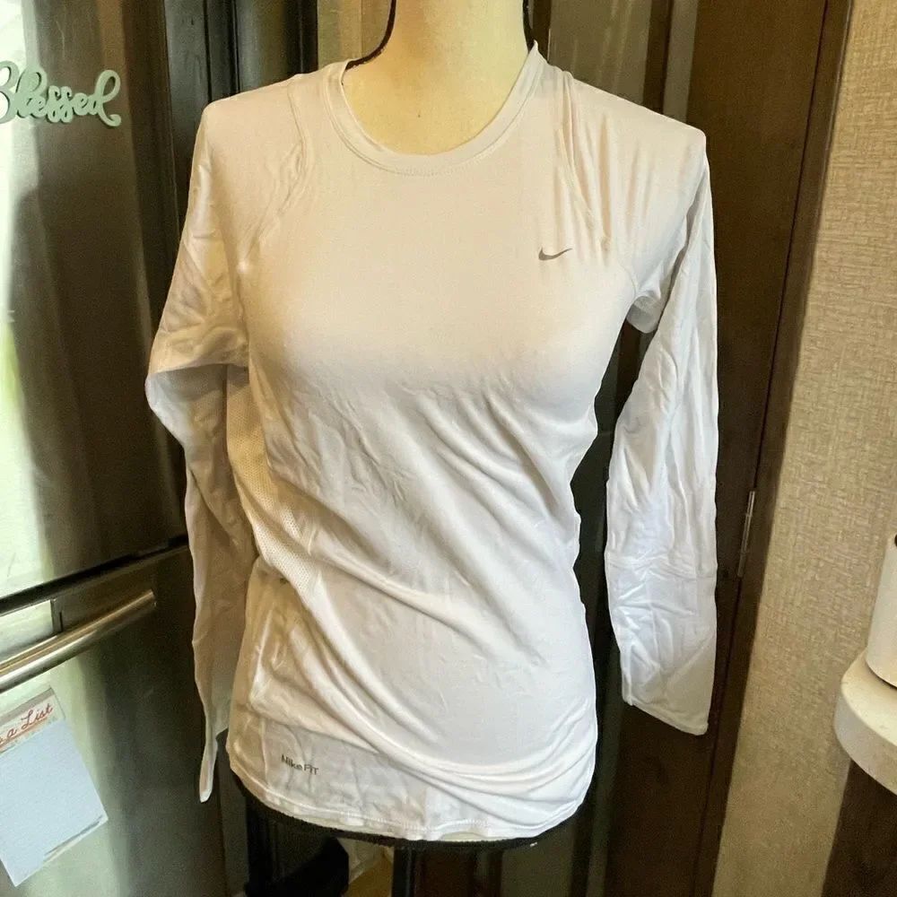 Nike Lone Sleeve  
